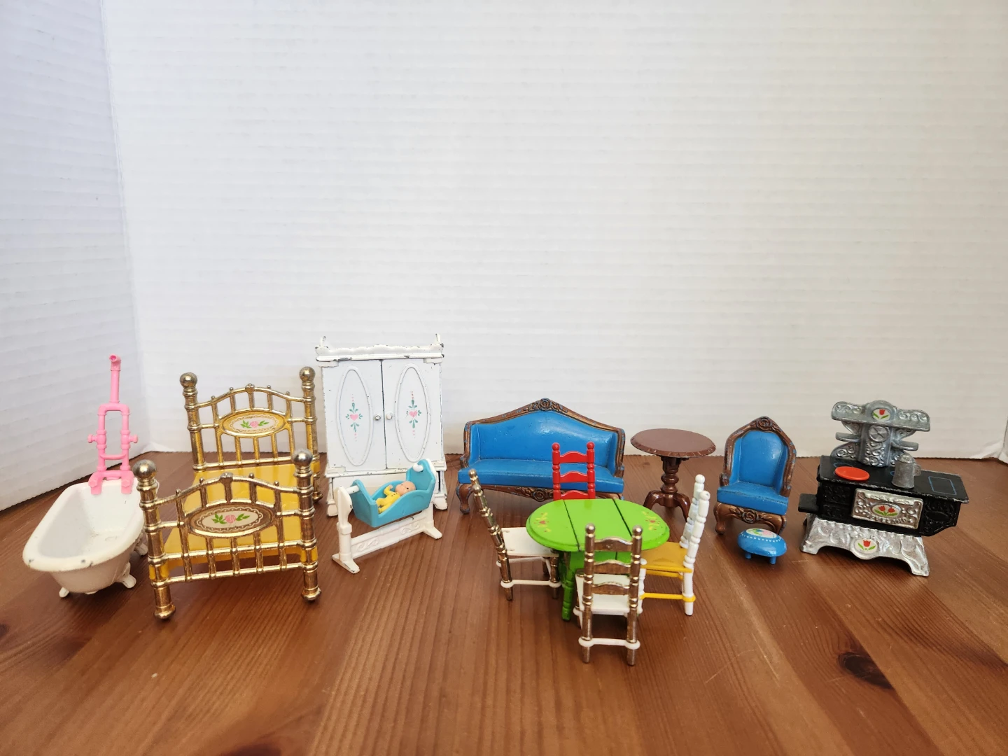 VINTAGE ~ 1980s Die Cast Little Peoples 17 pc Furniture Set