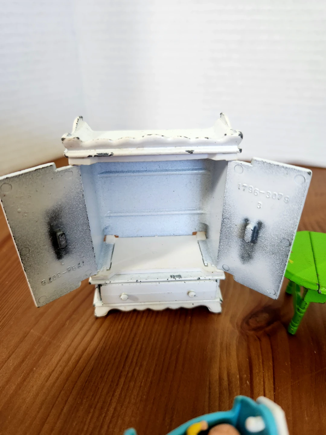 VINTAGE ~ 1980s Die Cast Little Peoples 17 pc Furniture Set - photo 2