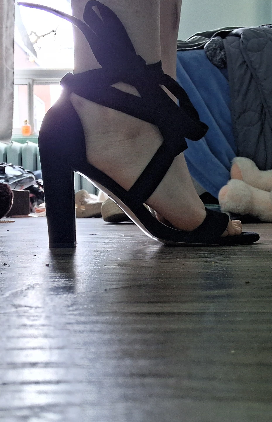 3 inch black ribbon heels Size 8-9 - photo 2