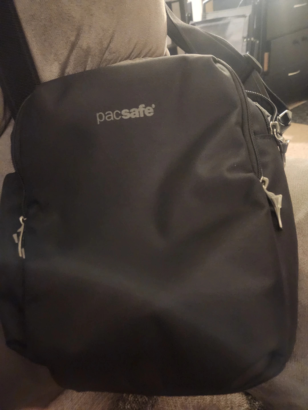 Pacsafe Anti-Theft Crossbody Bag - photo 2
