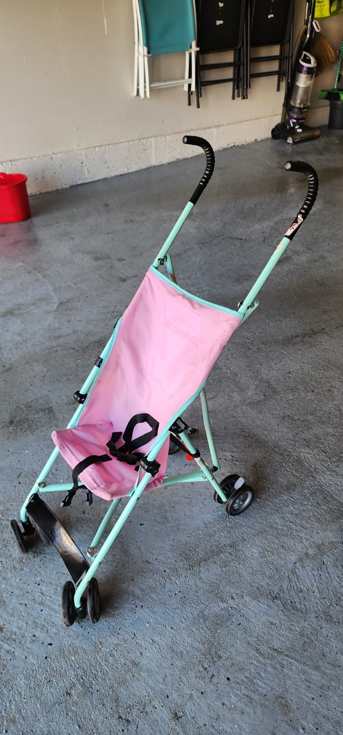 Cosco Lightweight Stroller - photo 3