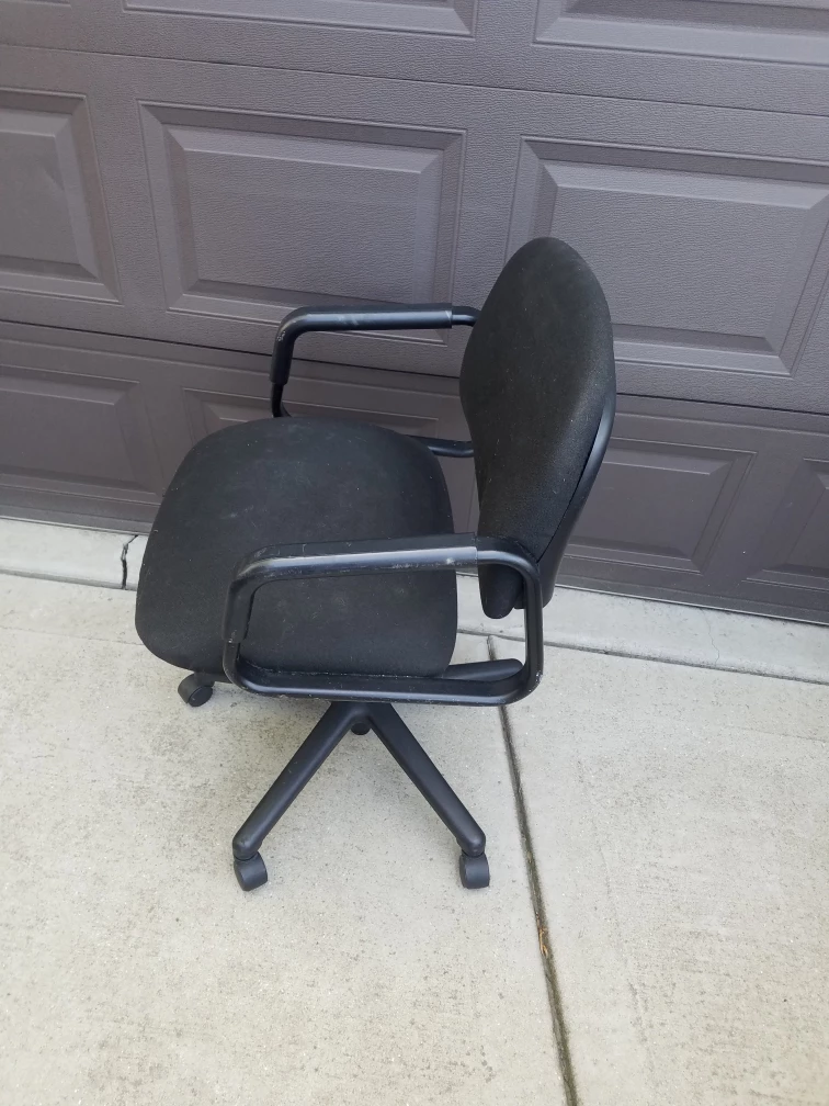 HON Black Office Chair with Wheels - photo 3