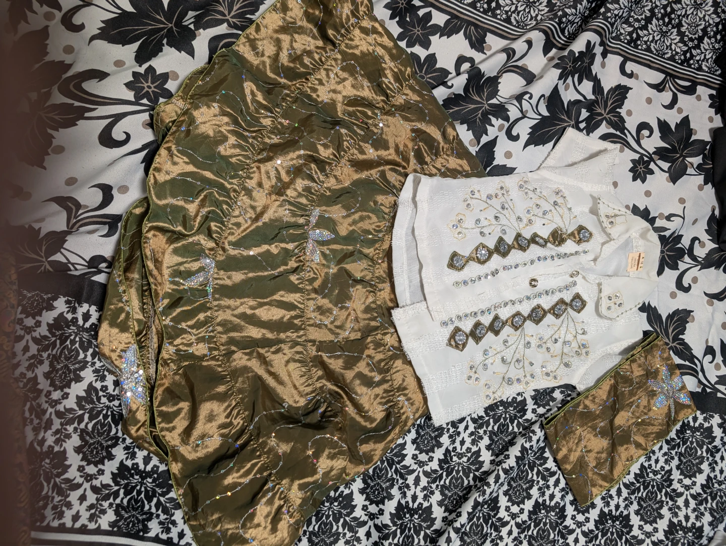 Embellished pakistani Outfit Set
