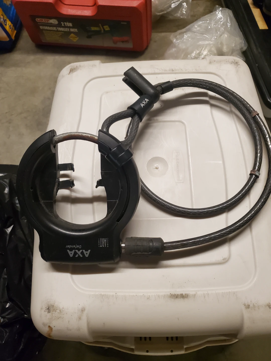 Pair of AXA Defender Bicycle Lock - photo 3
