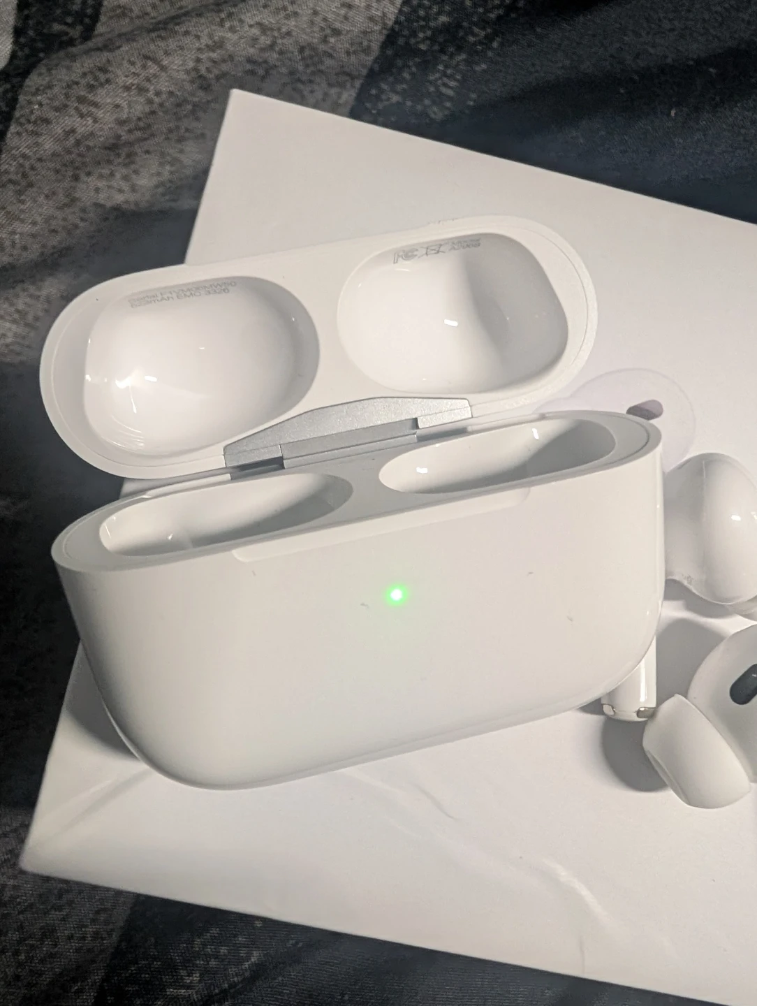 Apple AirPods Pro 2nd Generation - photo 2