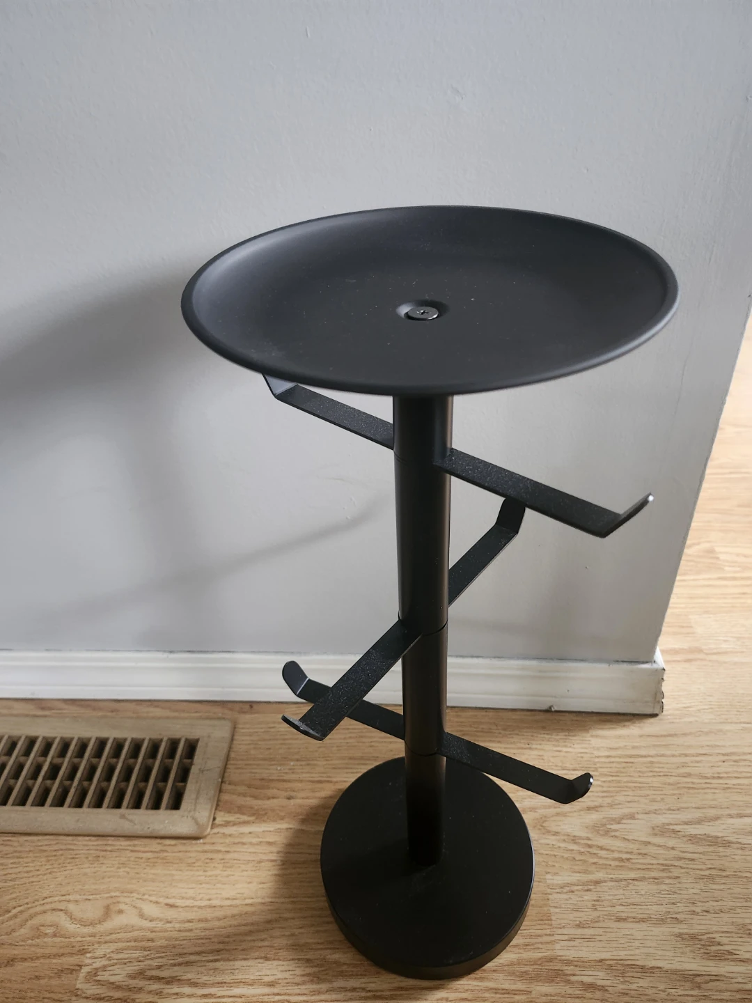 Black Metal Mug Tree Stand