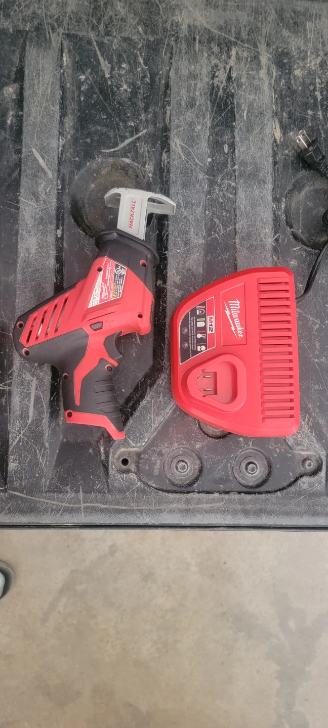 Milwaukee M12 Hackzall Cordless Reciprocating Saw Kit - photo 3