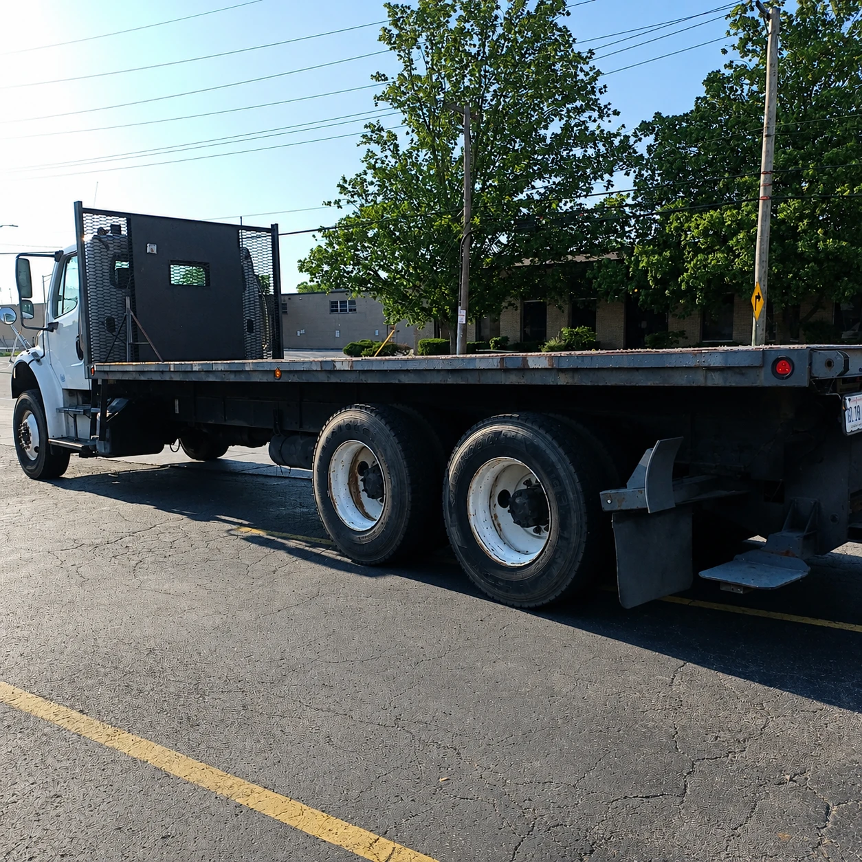 2013 Freightliner Flatbed Truck 11k Miles - photo 4