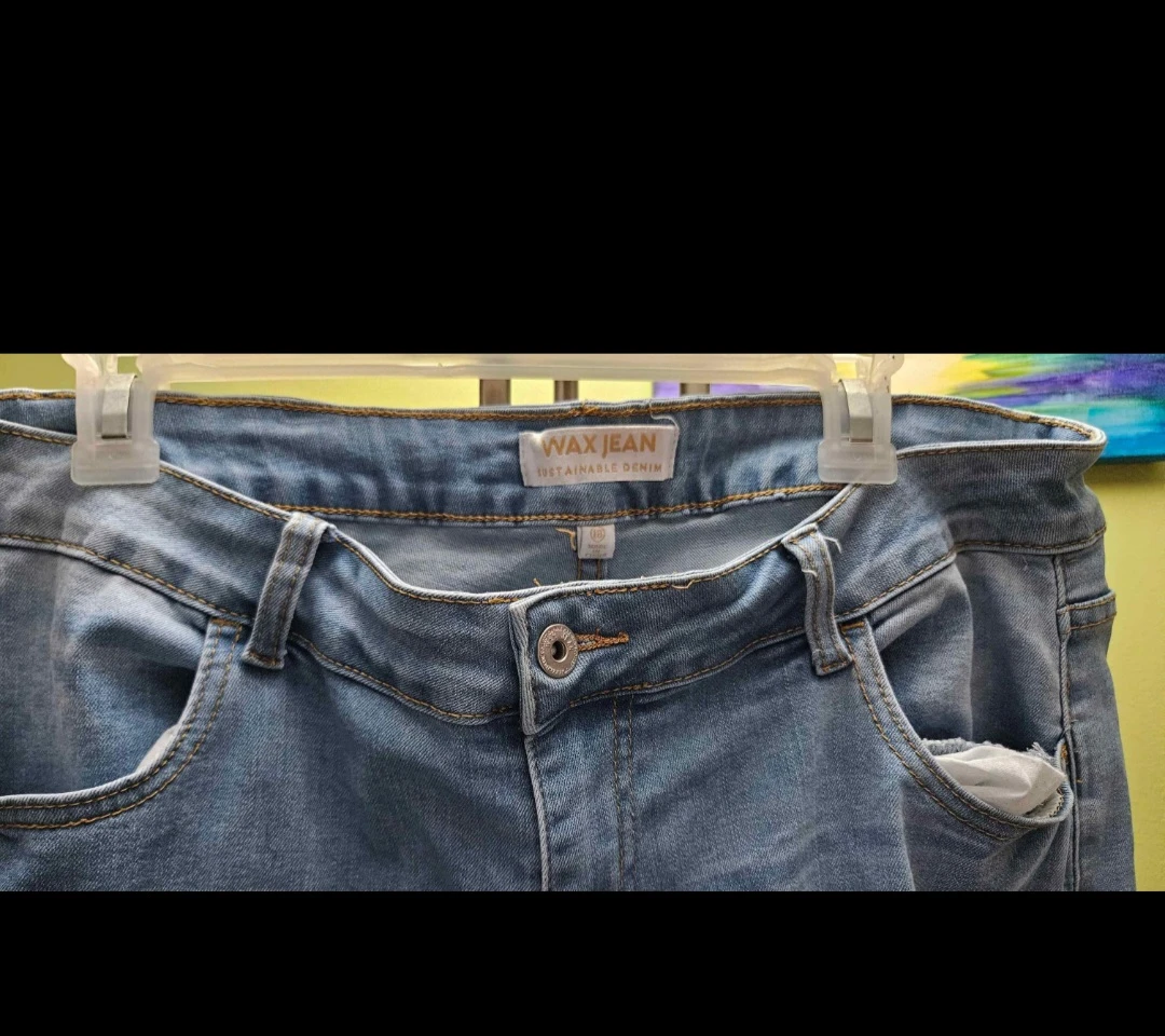 Light Wash Distressed Cargo Jeans - photo 3