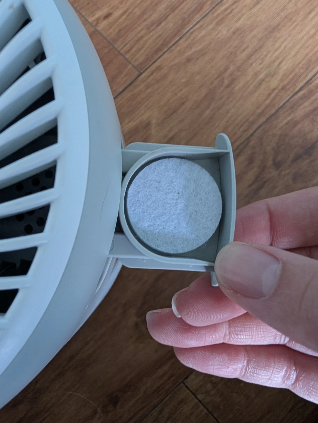Levoit Air Purifier - White - photo 2