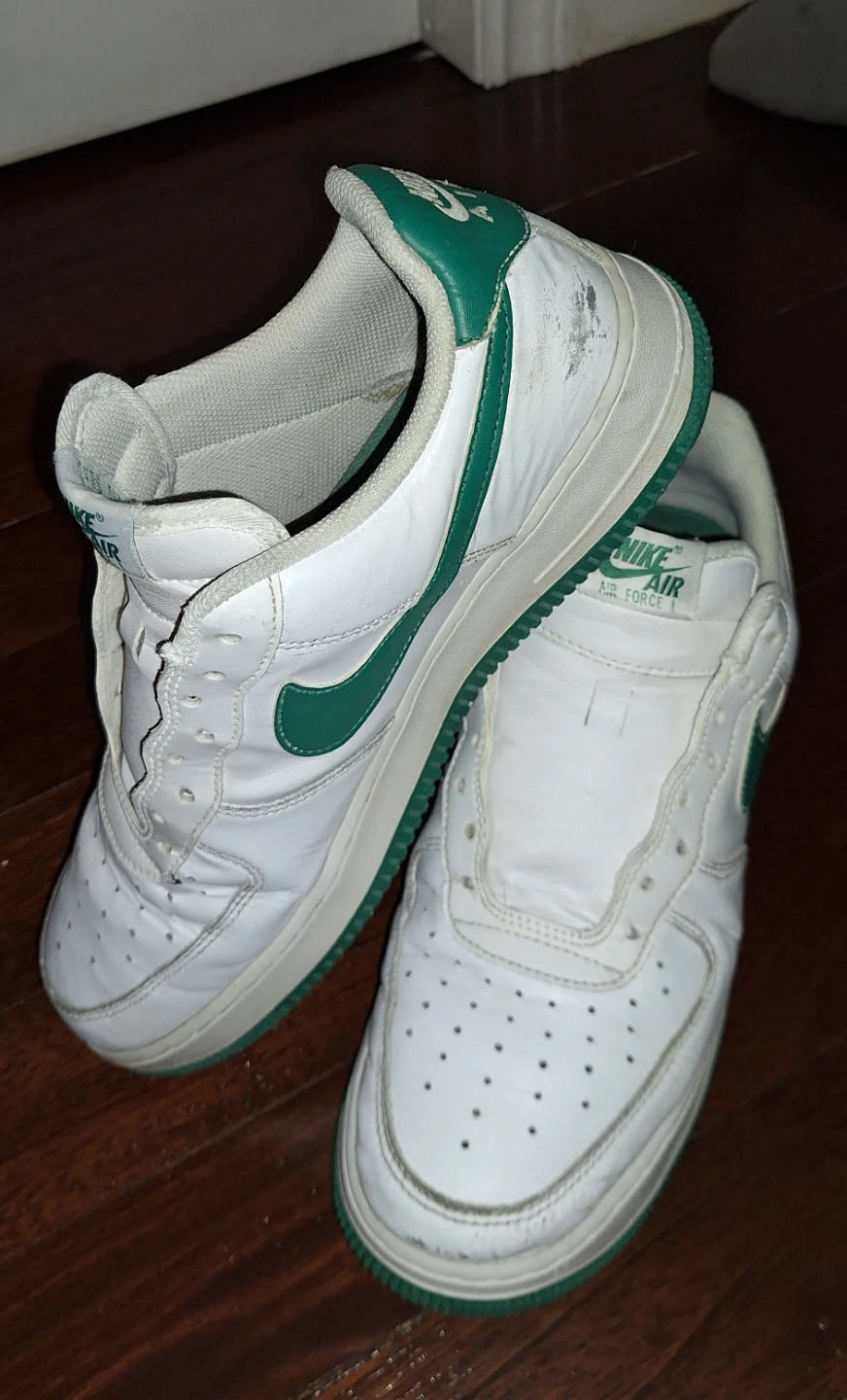 Nike Air Force 1 White/Green Sneakers