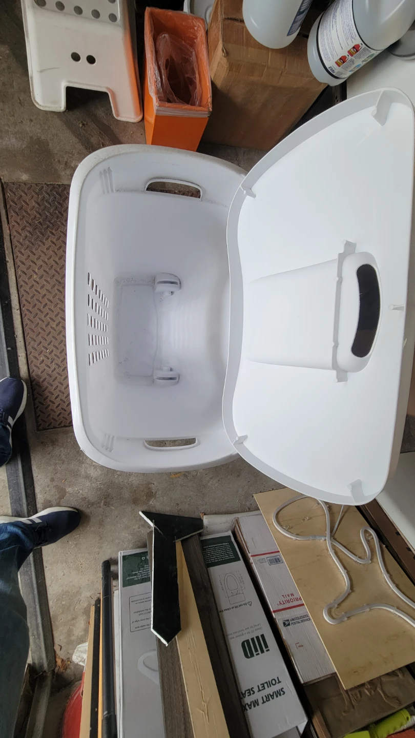 White Plastic Laundry Basket with Lid - photo 2