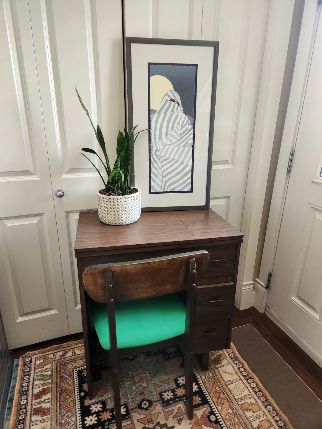 Vintage Wood Sewing Machine Cabinet - photo 4