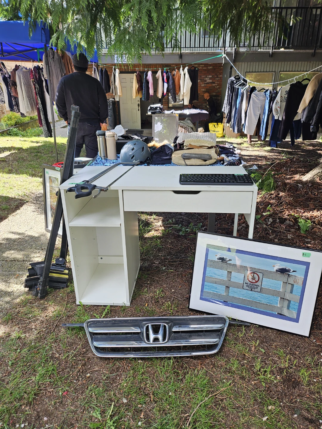 TODAY'S YARD SALE! @ MARPOLE, VANCOUVER - photo 2