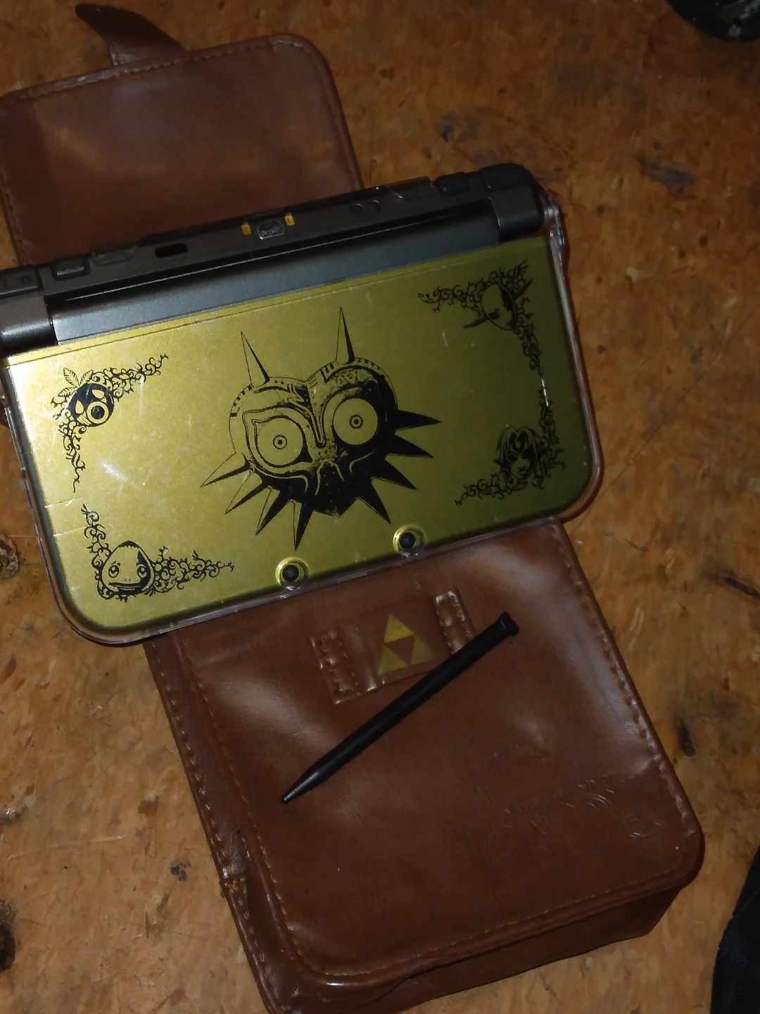 Nintendo 3DS XL Majora's Mask Edition Gold - photo 3