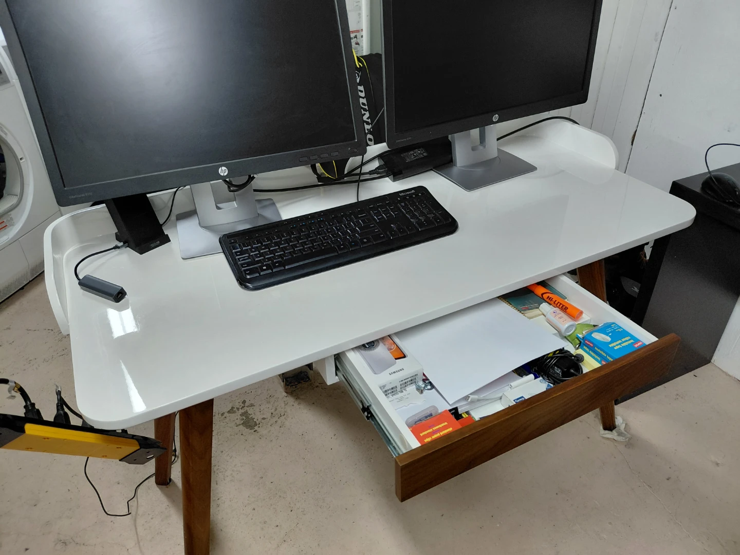 White Mid-Century Modern Desk with Drawer - photo 2