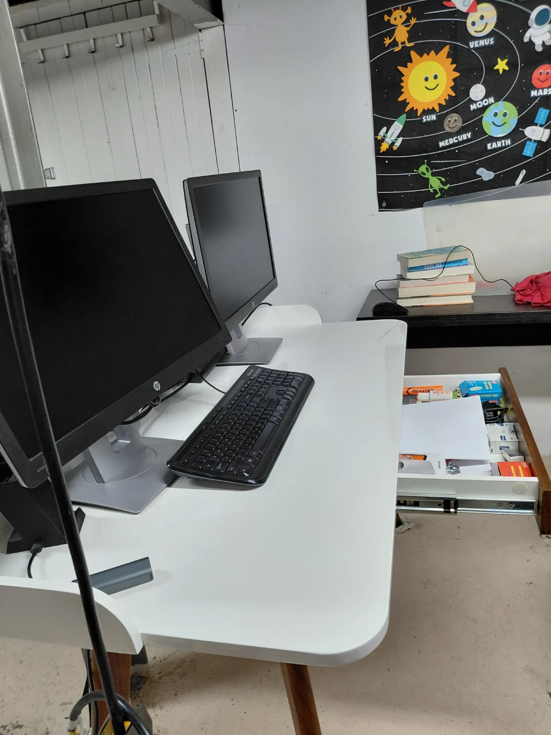 White Mid-Century Modern Desk with Drawer - photo 3