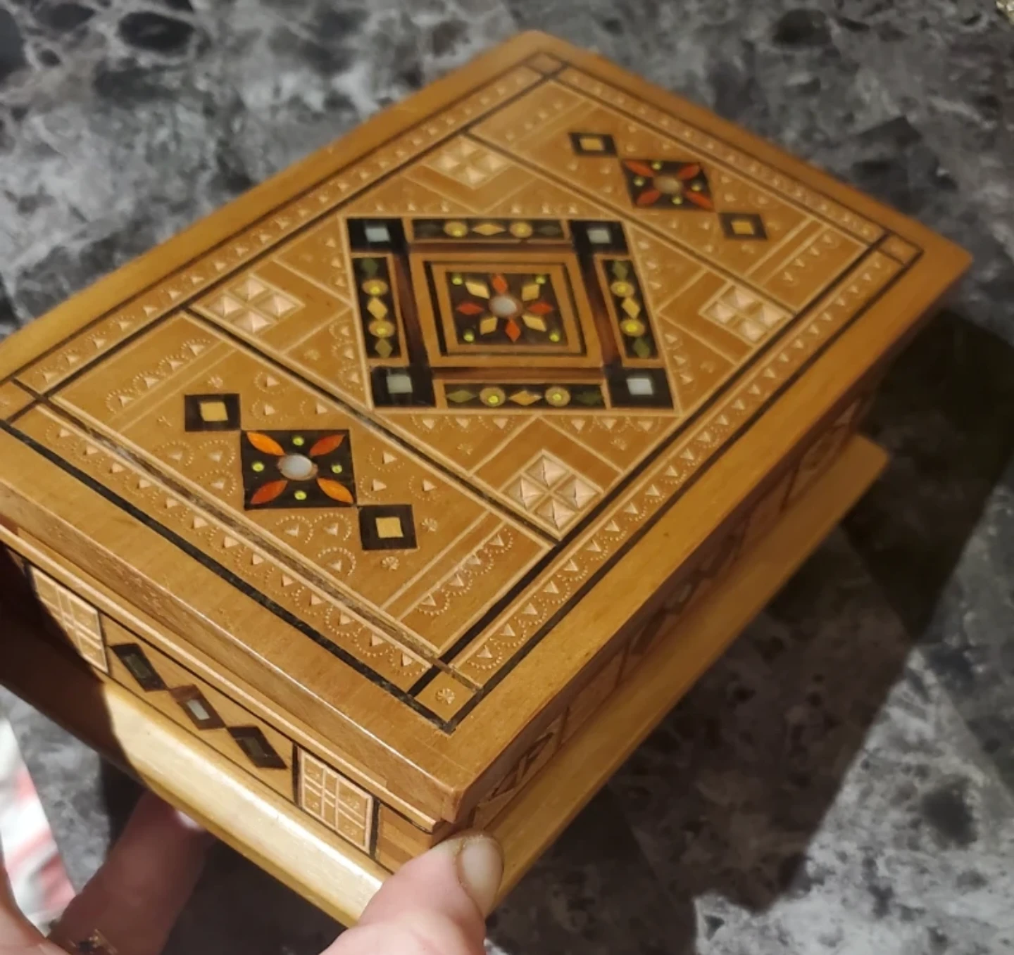 Decorative Wooden Keepsake Box - photo 2