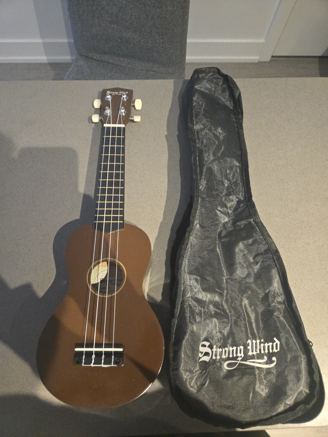 Strong Wind Ukulele with Gig Bag - photo 2