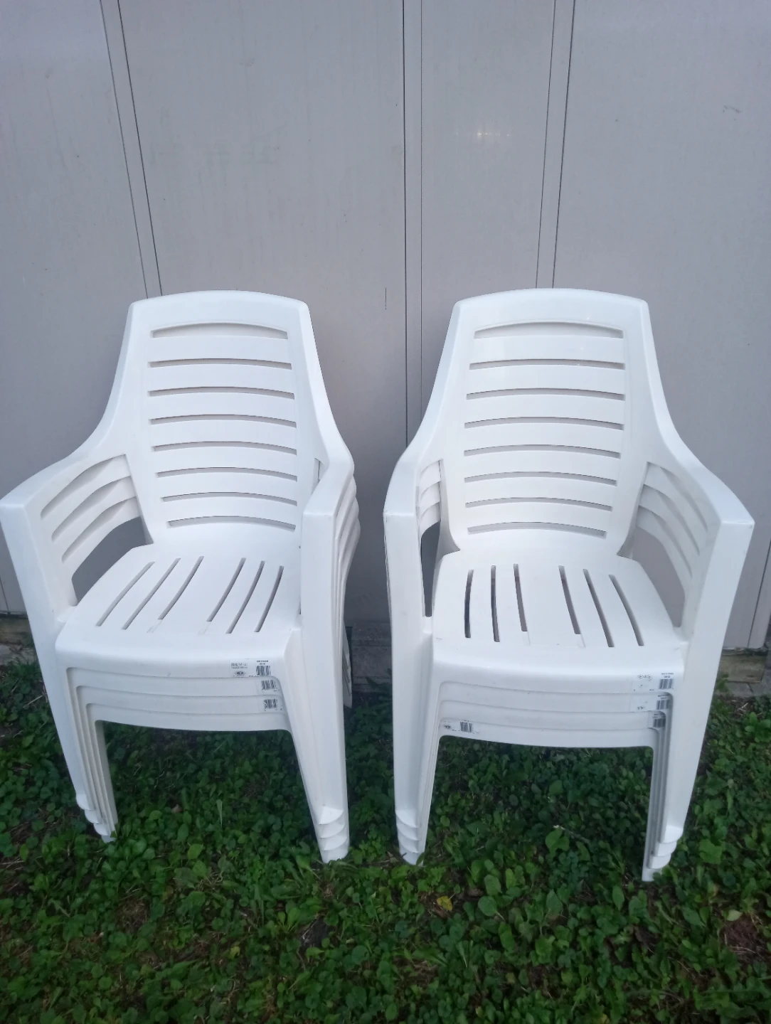 Set of 8 Bemis party stackable dining chairs