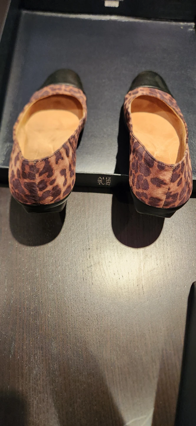 Naturalizer Leopard Print Ballet Flats with Black Toe Cap - photo 3