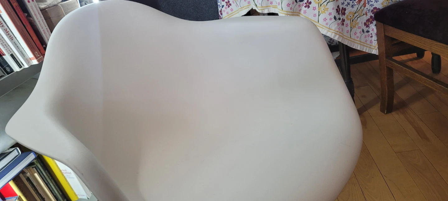 Set of 4 White molded chairs with black seat cushion - photo 2