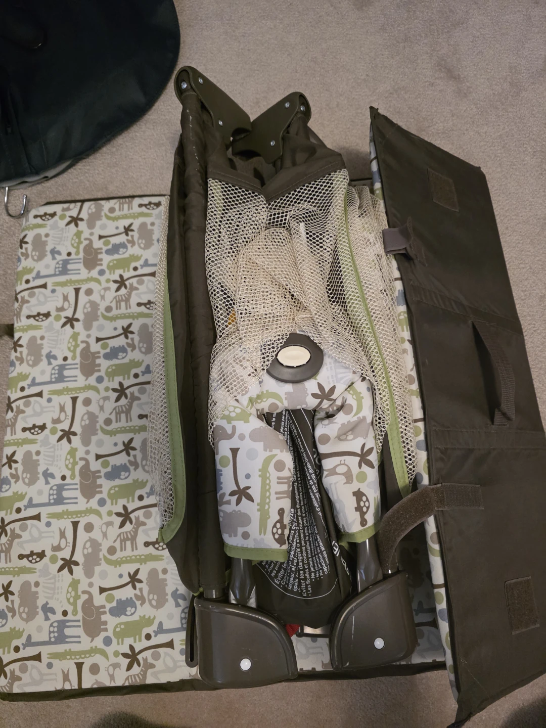 Graco Pack 'n Play On the Go Playard - photo 4