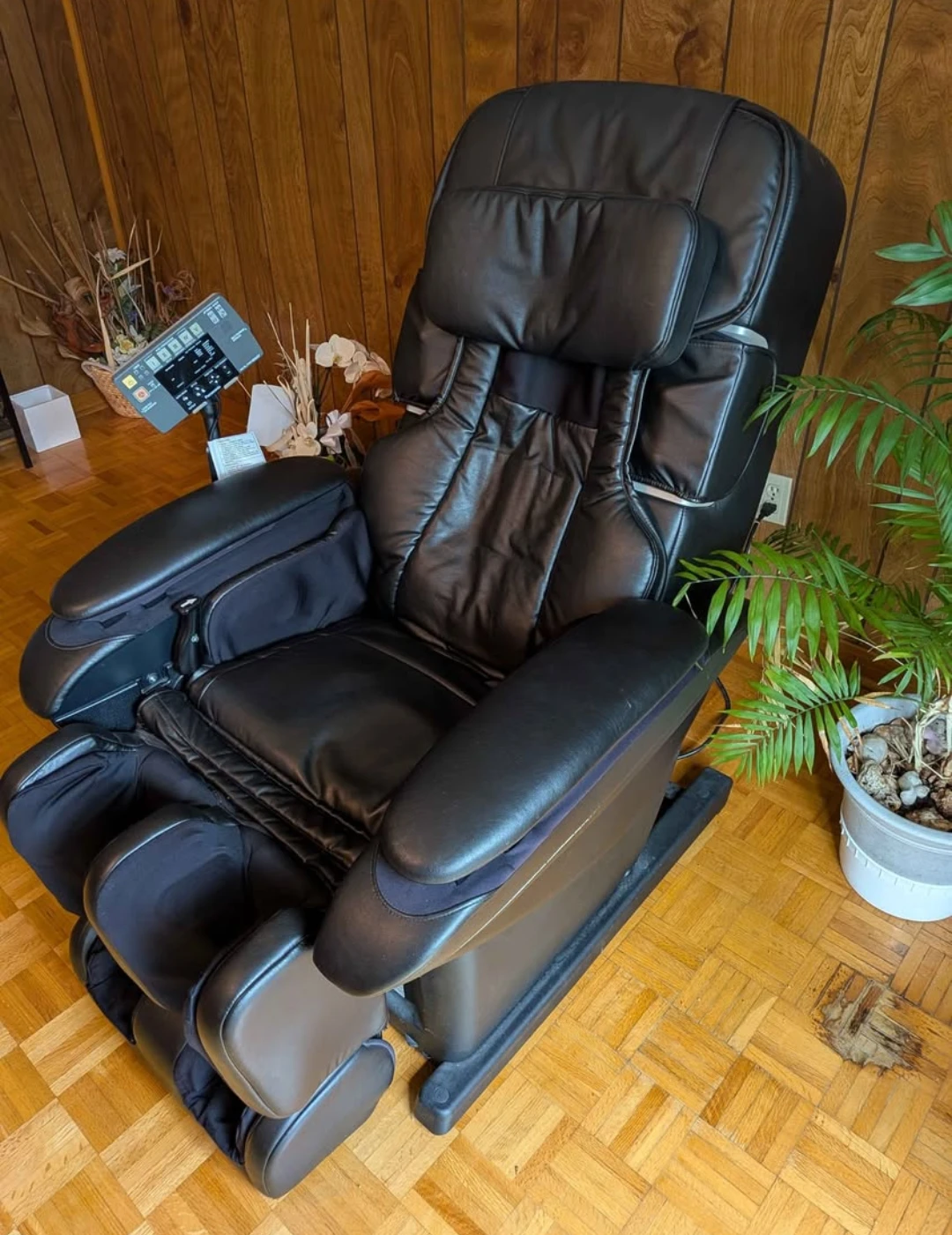 Panasonic Real Pro Ultra Massage Chair - photo 2