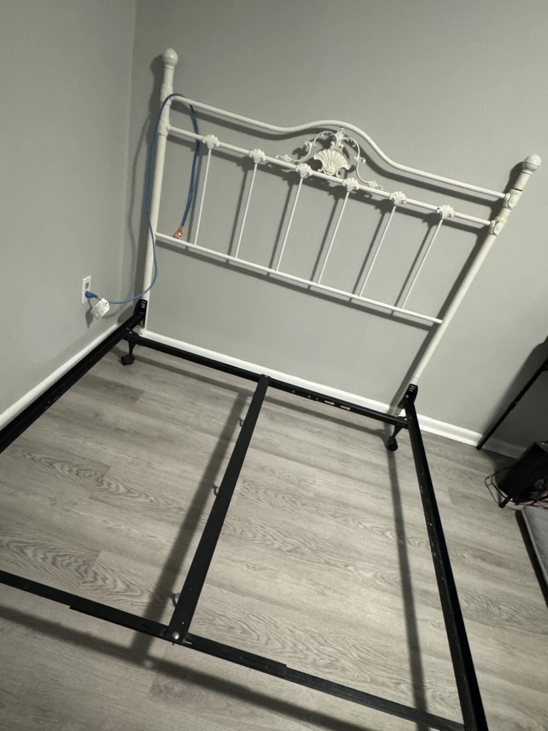 QUEEN Metal Bed Frame
