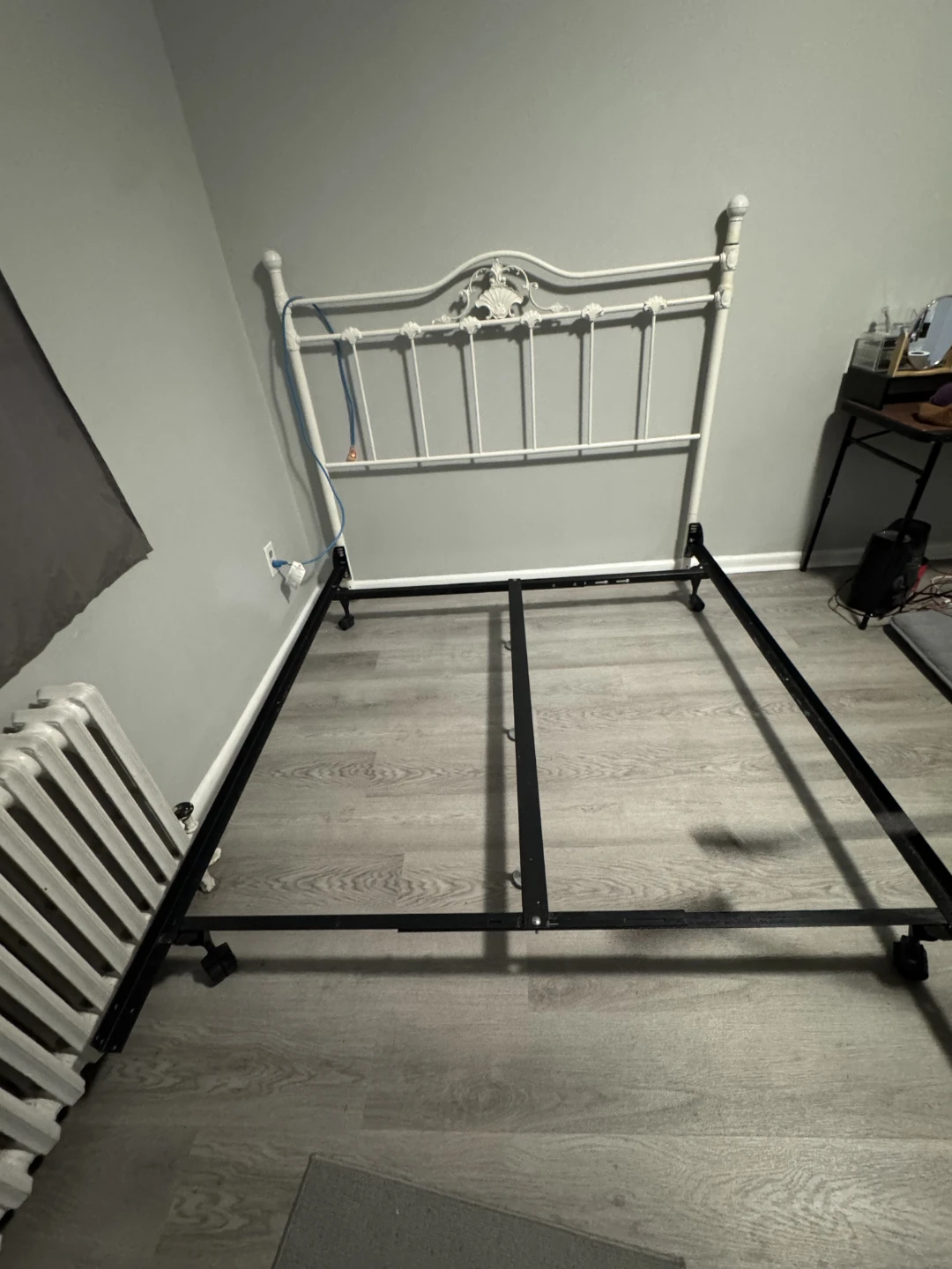 QUEEN Metal Bed Frame - photo 4