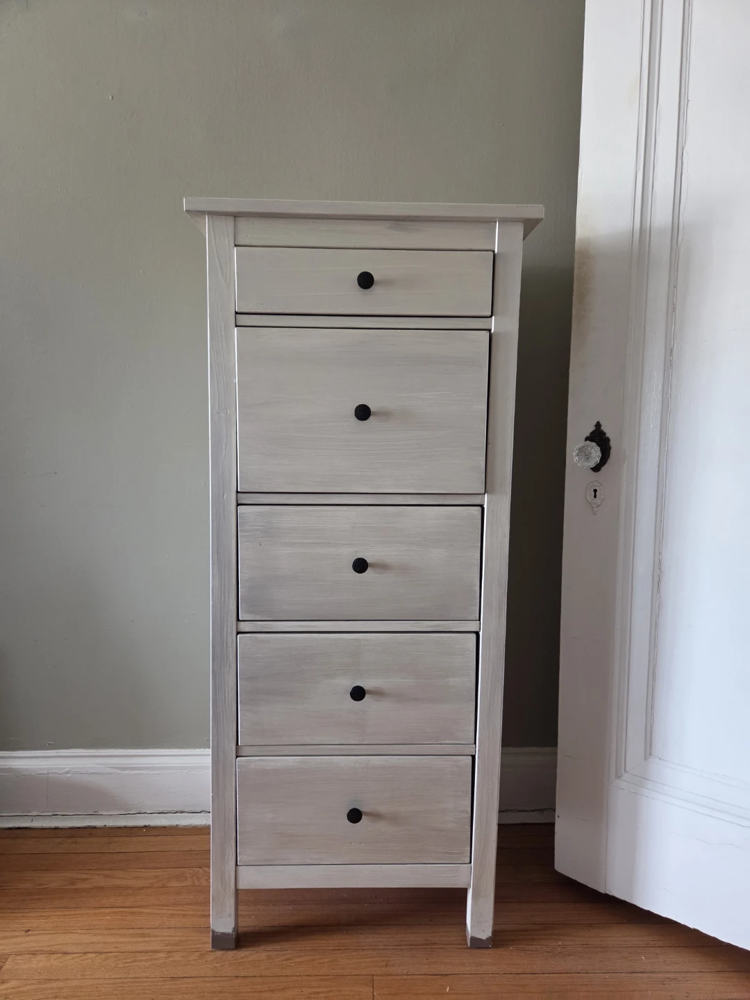 White 5-Drawer Tall Dresser
