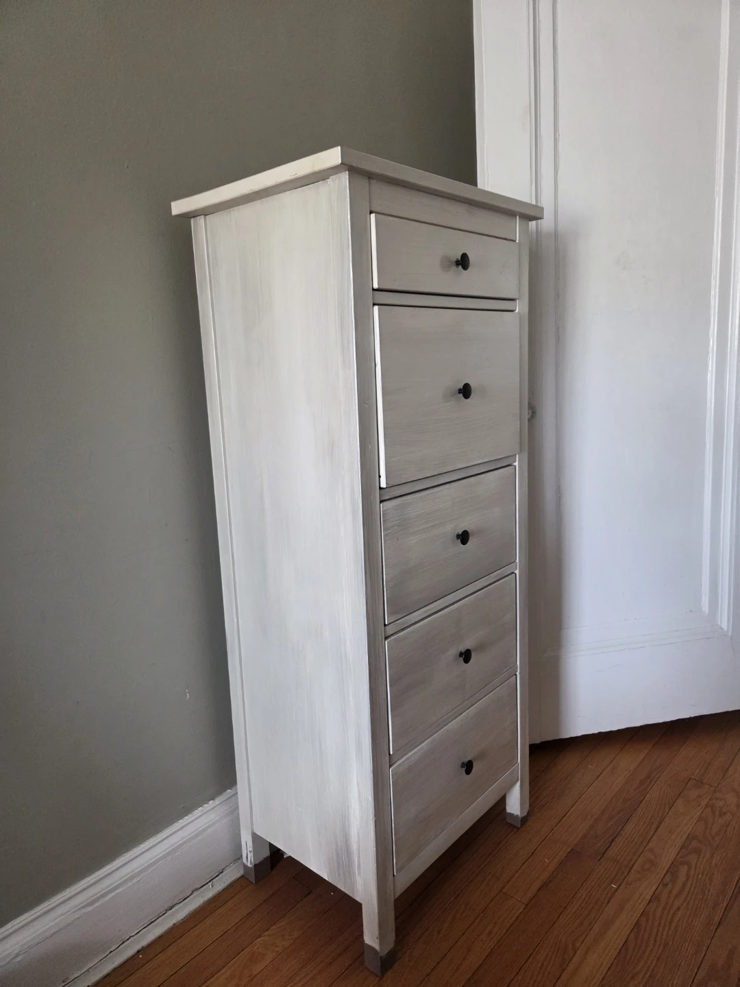 White 5-Drawer Tall Dresser - photo 2