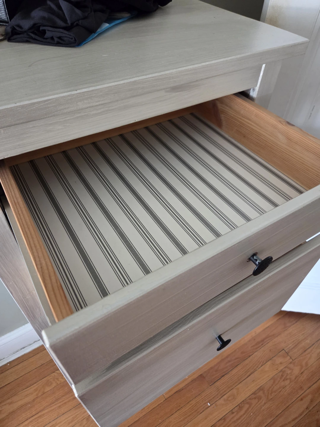 White 5-Drawer Tall Dresser - photo 3
