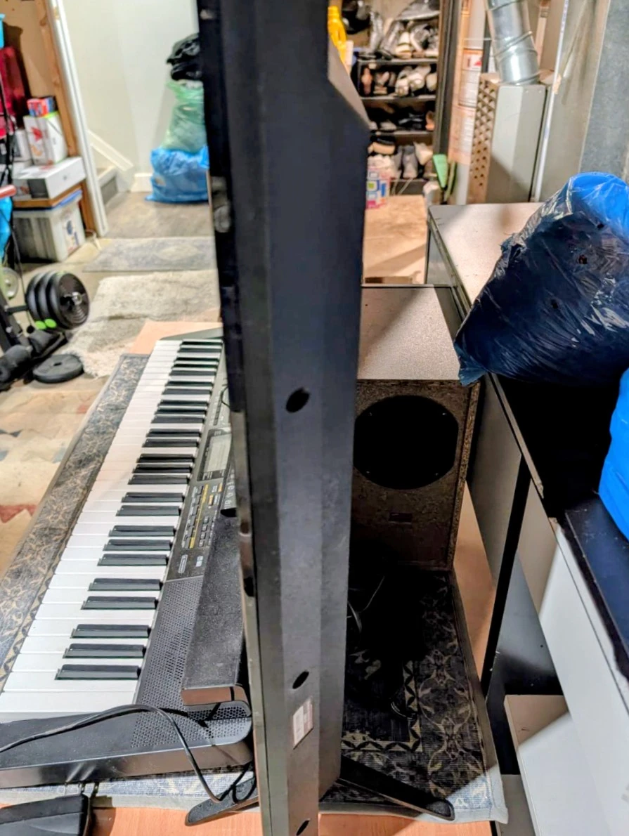 Vizio Smart TV with Samsung soundbar - photo 2
