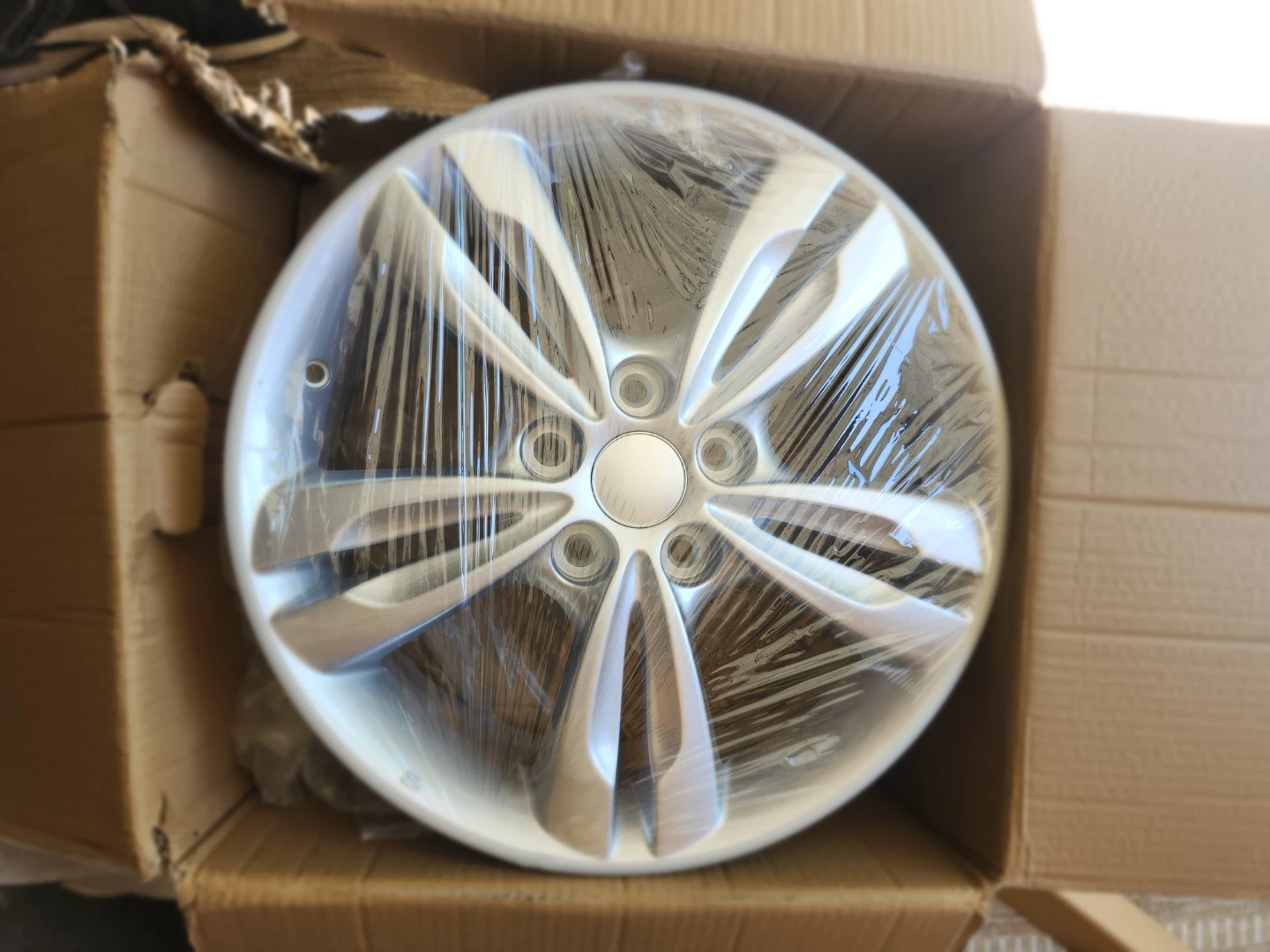 Silver Alloy Wheel - photo 4