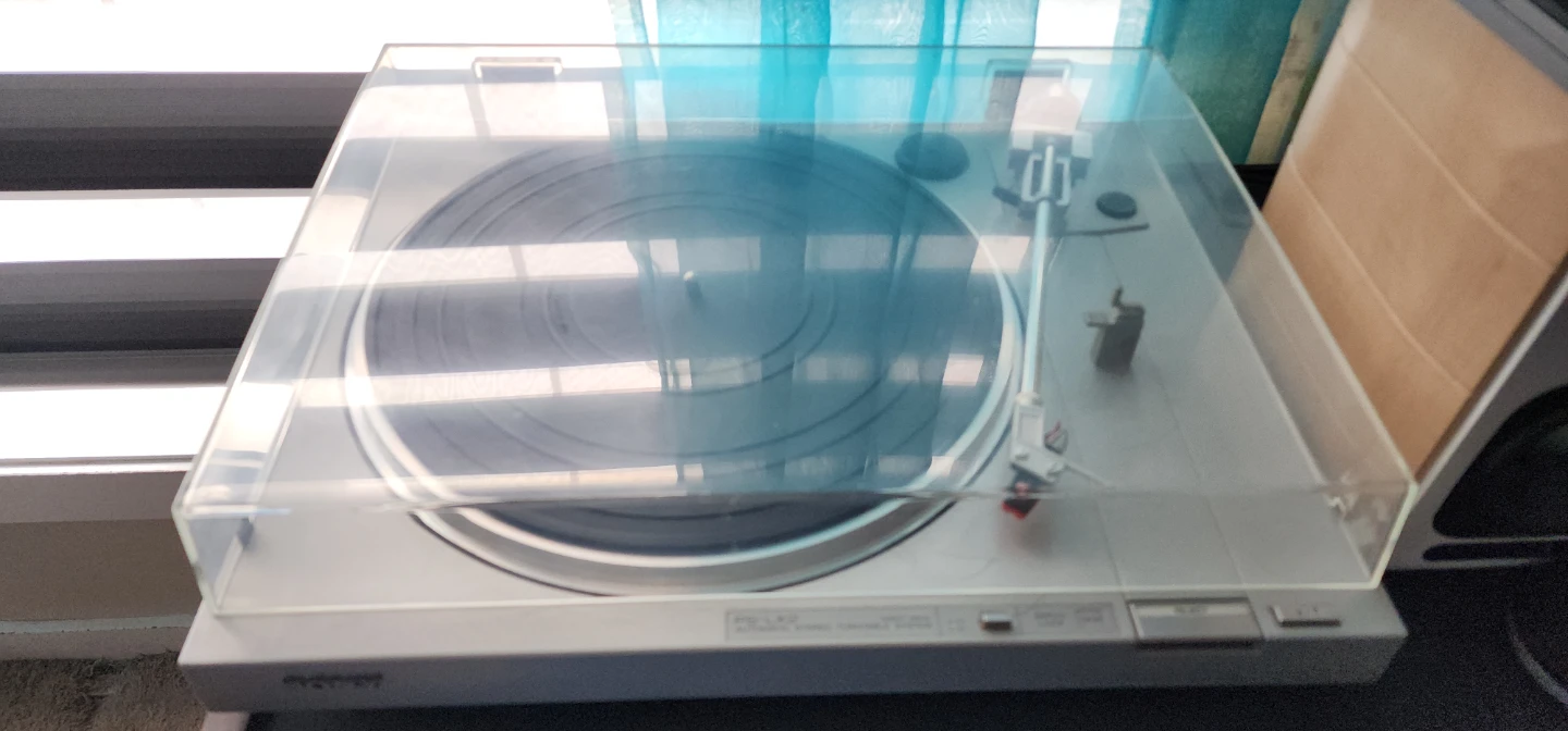 Sony PS-LX2 Automatic Stereo Turntable System - photo 2