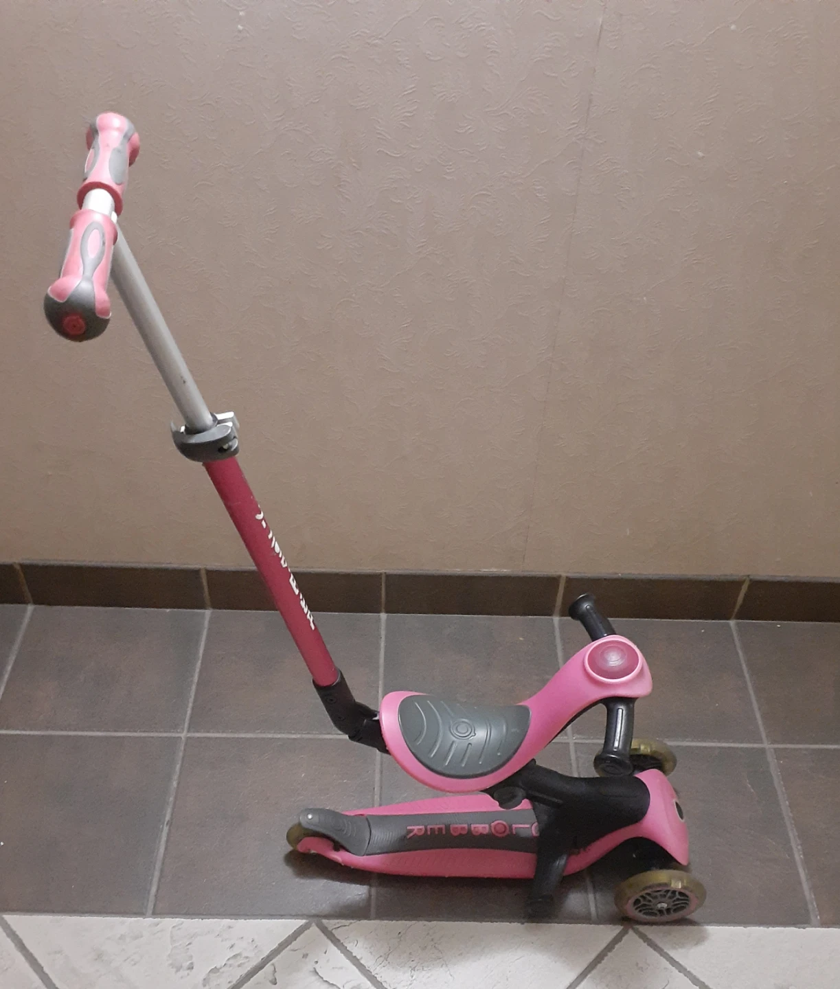 Globber Go-Up Deluxe 3-in-1Light Up Wheel Scooter - photo 5