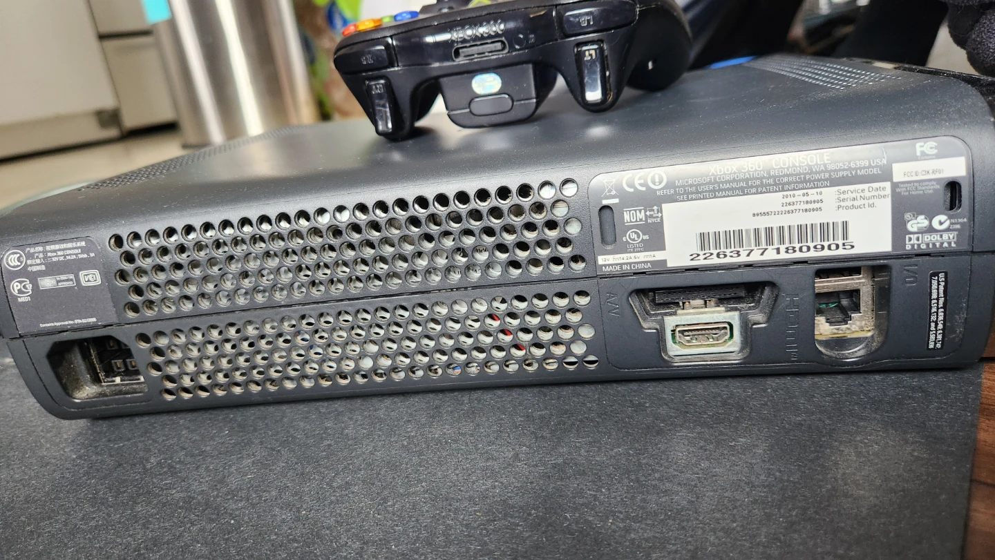 Microsoft Xbox 360 Console with 120GB HDD and Controller - photo 3
