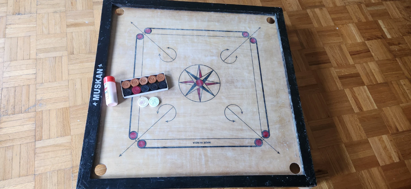 Muskan Carrom Board Set with Pieces