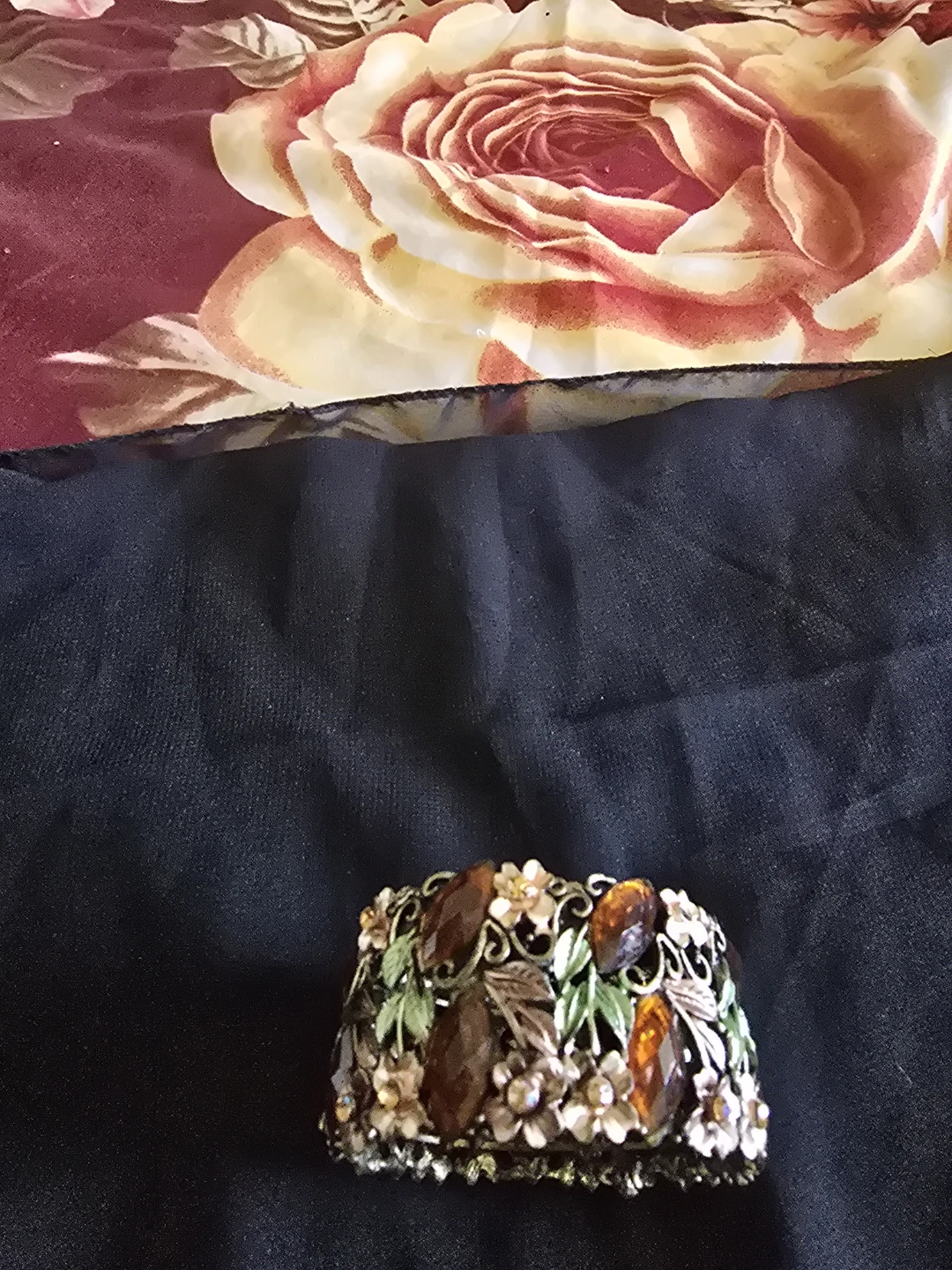 Women's Fashion  Bracelet with Amber-Coloured Jewels - photo 2