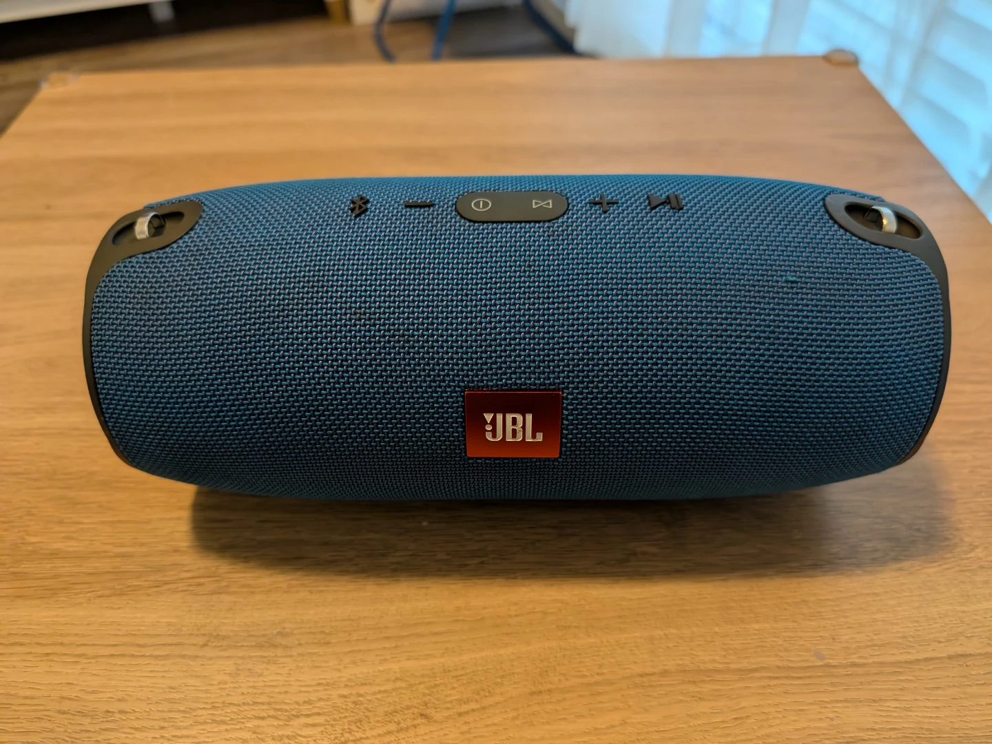 JBL Xtreme 2 Portable Bluetooth Speaker  battery Dead
