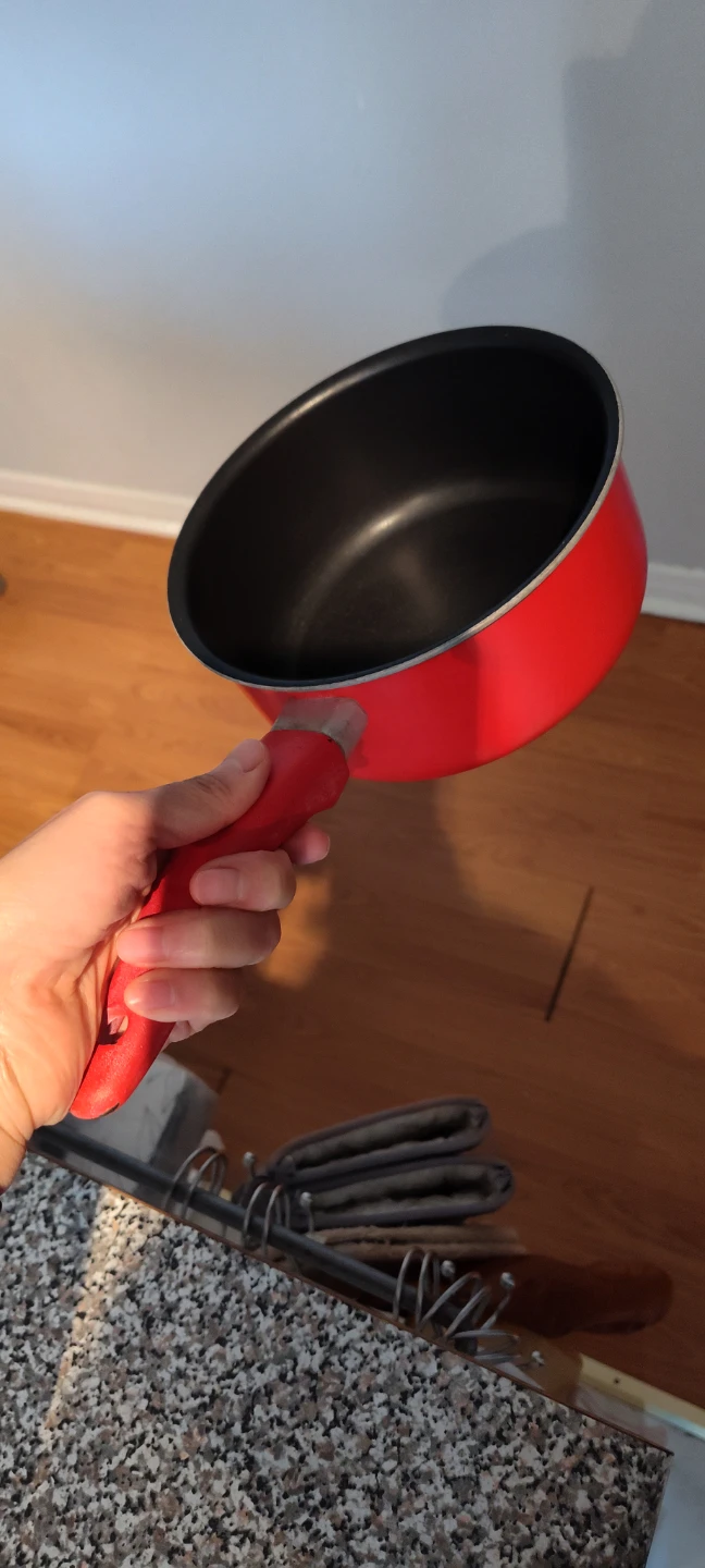 Red Saucepan - photo 2