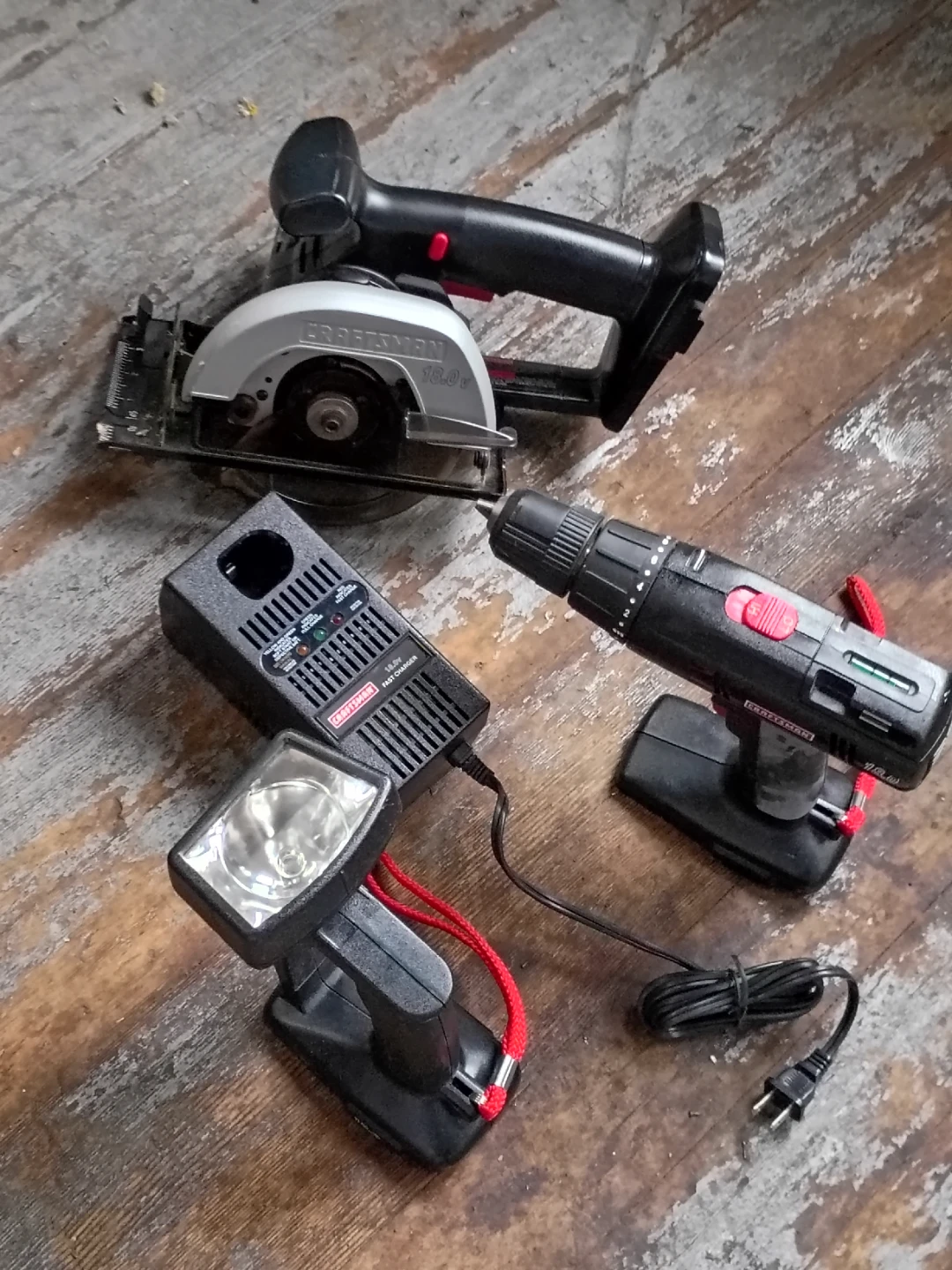 Craftsman 18V Cordless Circular Saw, Drill, and Flashlight Combo