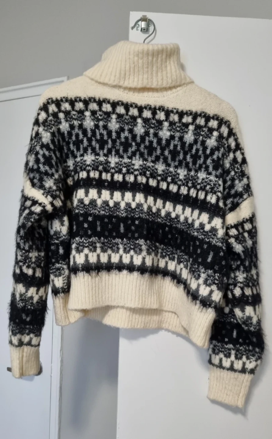 Black & Cream Sweater