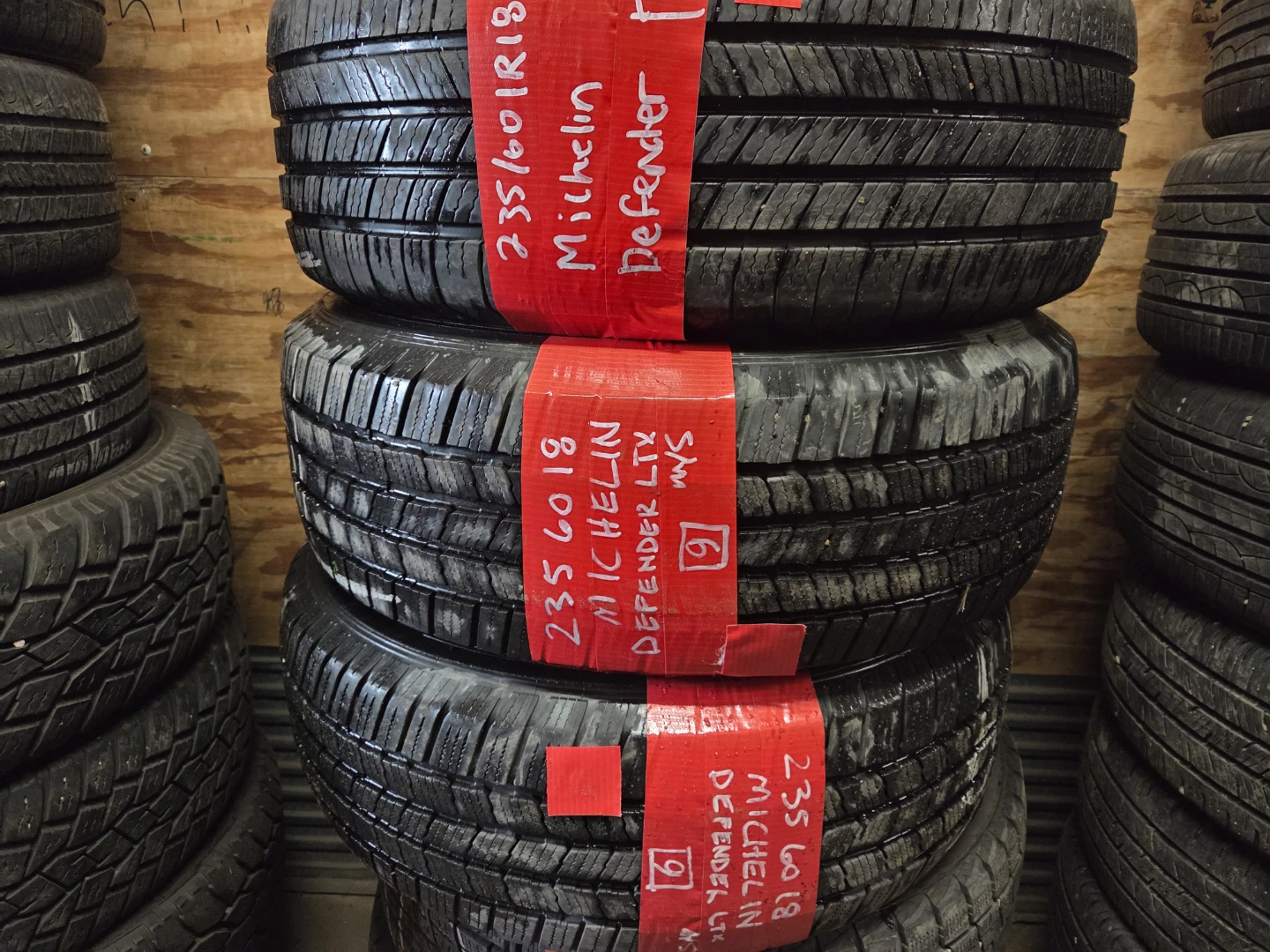 Michelin Defender LTX 235/60R18 Tires