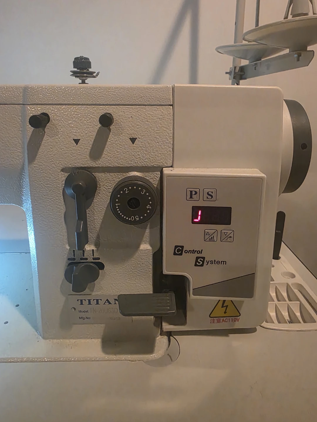 Titan TN-20U63D Industrial Sewing Machine - photo 3