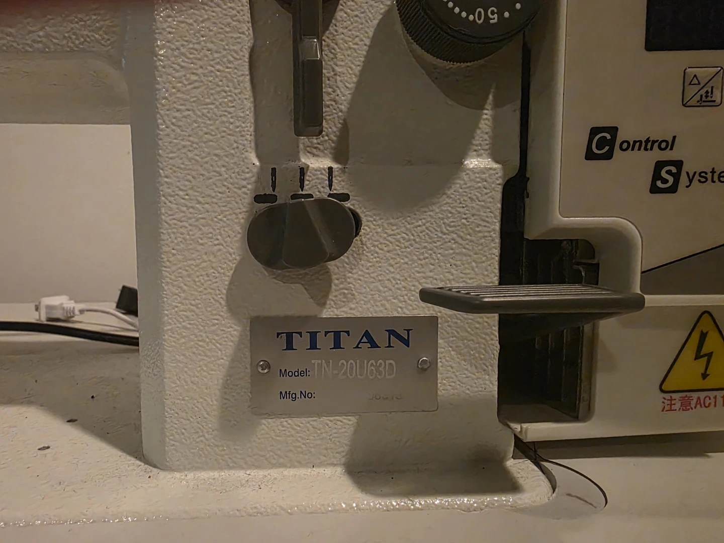Titan TN-20U63D Industrial Sewing Machine - photo 5