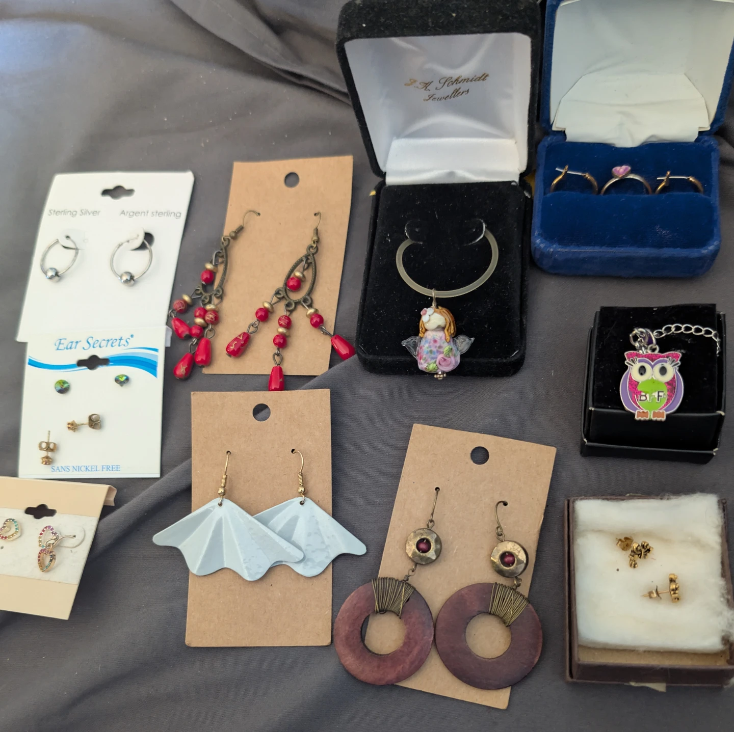 Costume jewelry 10 earrings,ring,2 necklaces
