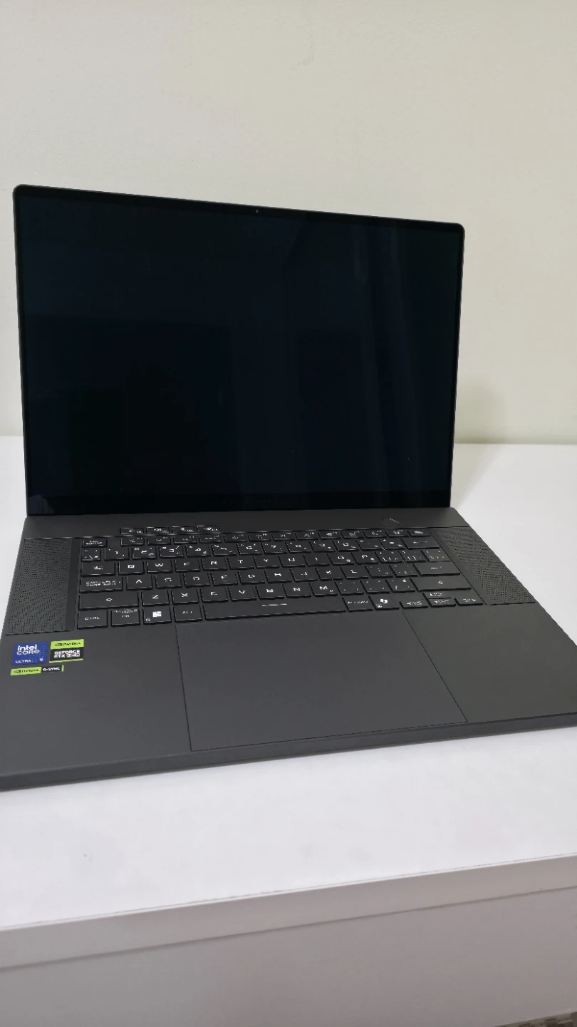 ASUS ROG Zephyrus Laptop - photo 2