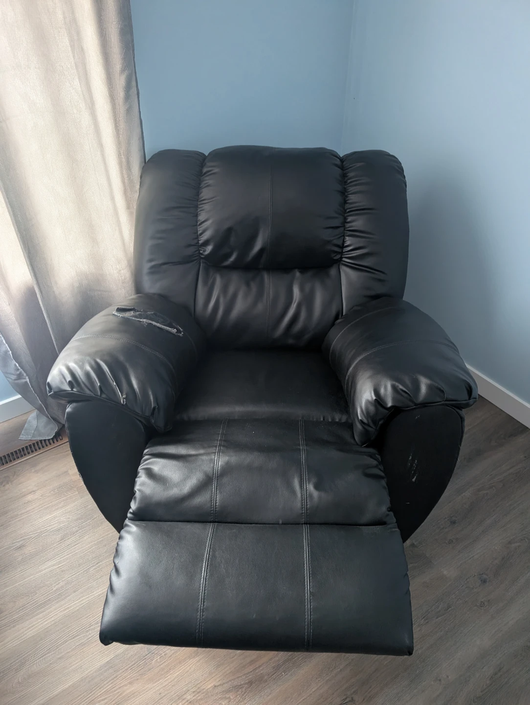 Black Recliner Chair - photo 2